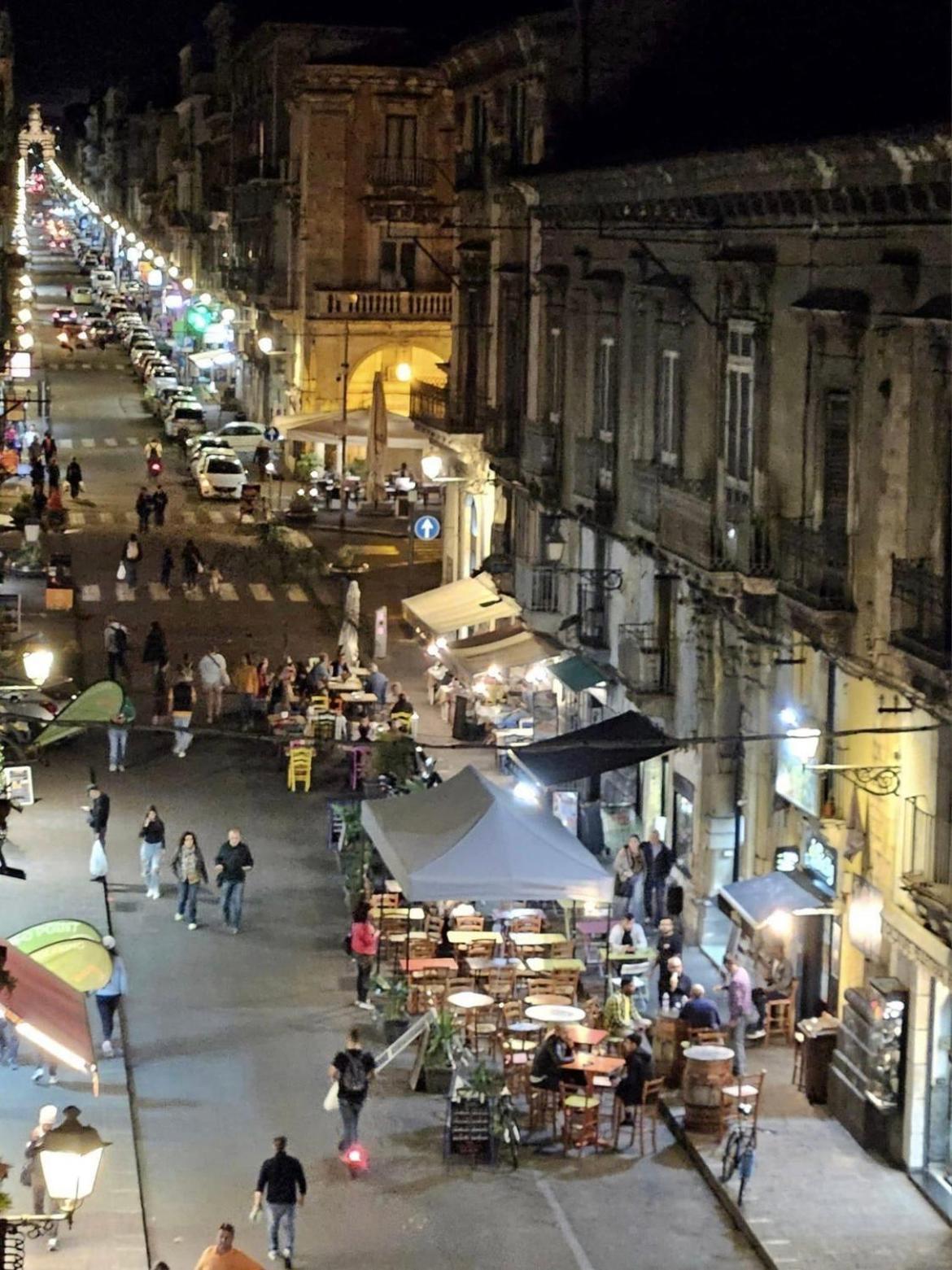 Central House Catania Historic Center ภายนอก รูปภาพ